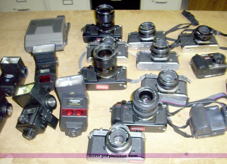 image for item 5044 (16) 35mm cameras