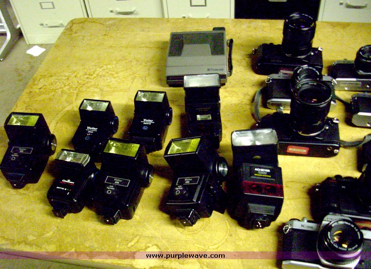 image for item 5044 (16) 35mm cameras