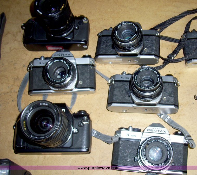 image for item 5044 (16) 35mm cameras