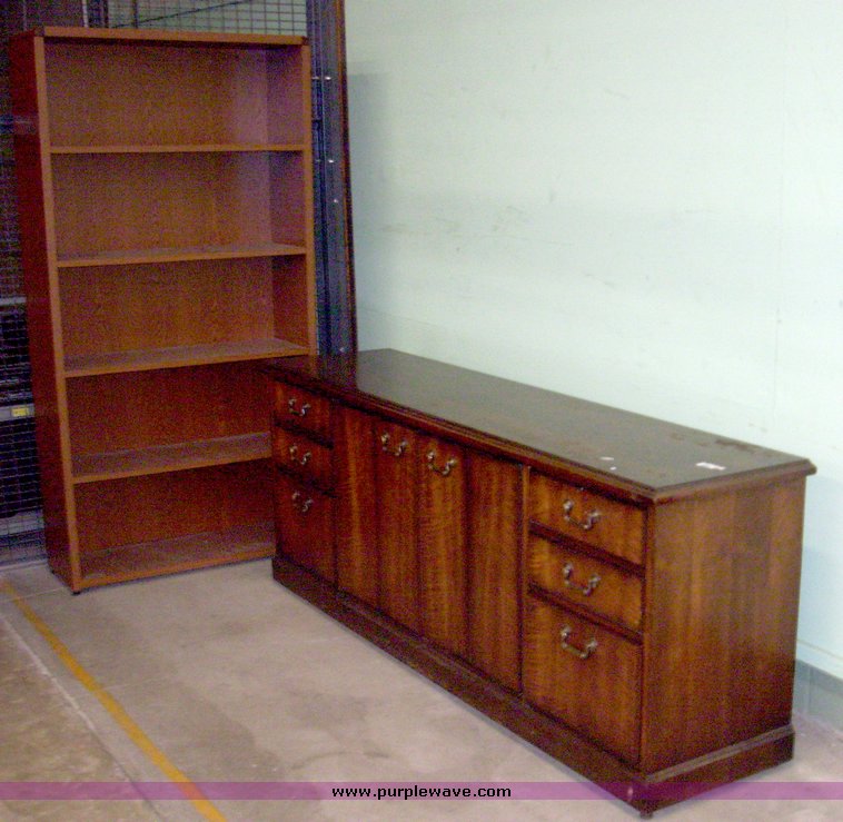 image for item 5063 Assorted furniture