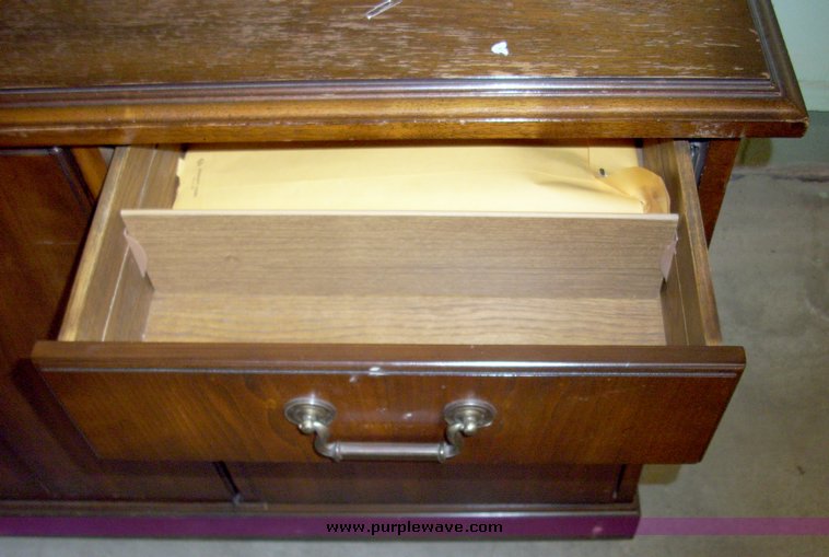 image for item 5063 Assorted furniture