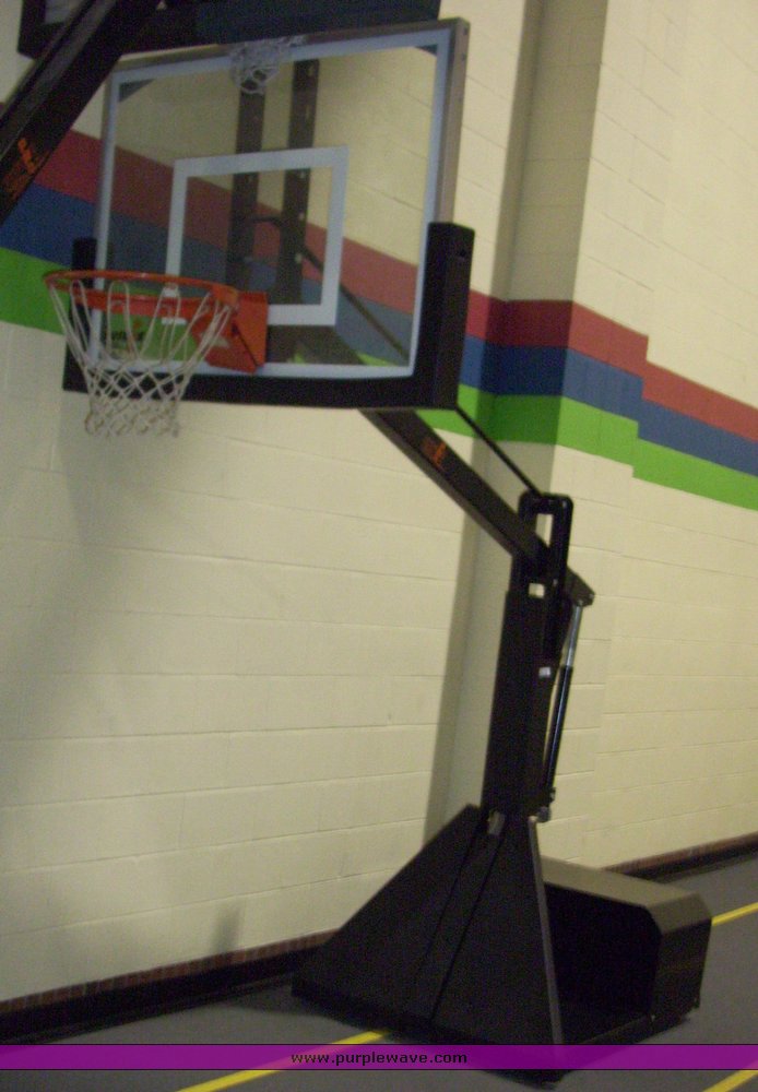 image for item 5103 Pro Future basketball goal