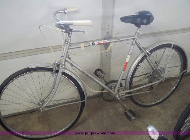 image for item 5240 Assorted bicycles