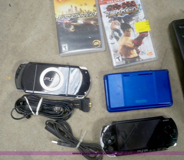 image for item 5246 Assorted electronics