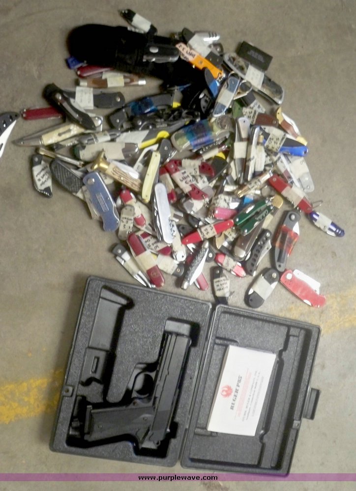 image for item 6594 Assorted pocket knives