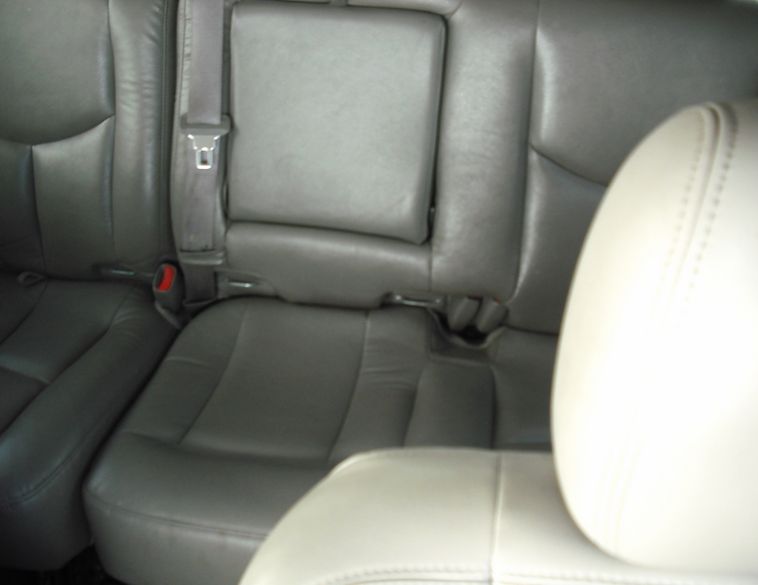 image for item 8001 2004 Chevrolet Tahoe