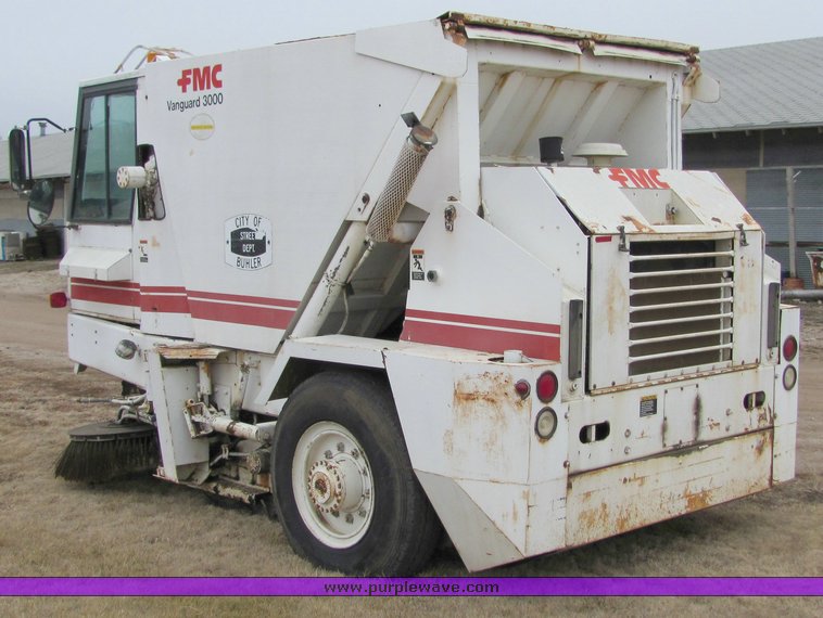 image for item 8034 1986 FMC Vanguard 3000 street sweeper