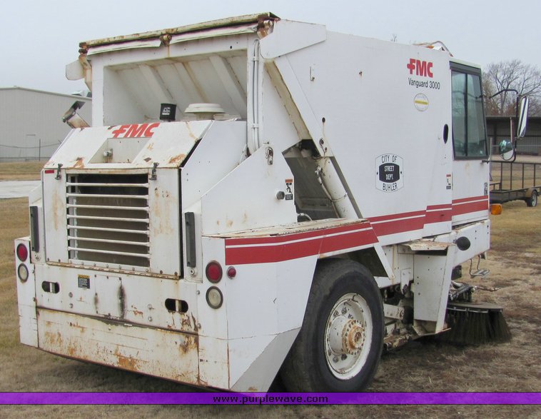 image for item 8034 1986 FMC Vanguard 3000 street sweeper