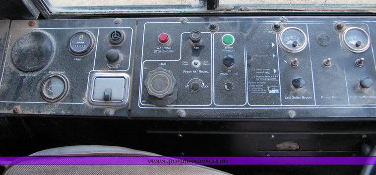 image for item 8034 1986 FMC Vanguard 3000 street sweeper