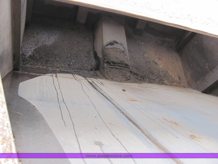 image for item 8034 1986 FMC Vanguard 3000 street sweeper