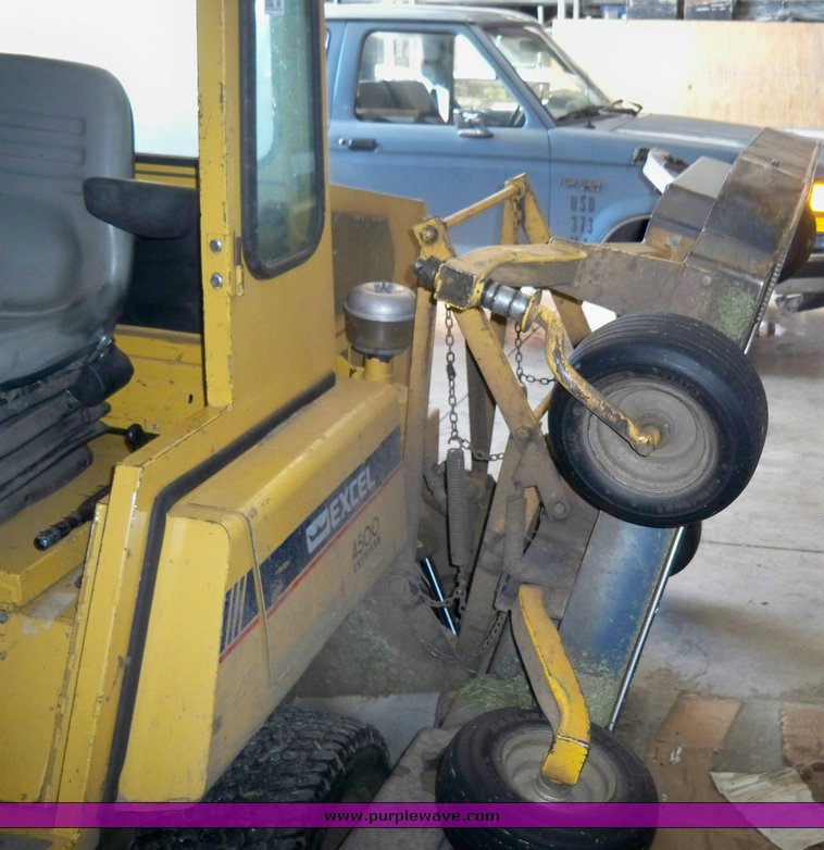 image for item 8085 1994 Hustler Excel 4500 mower