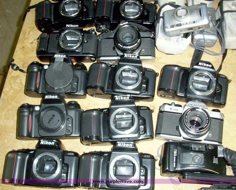 image for item 9045 (14) 35mm cameras