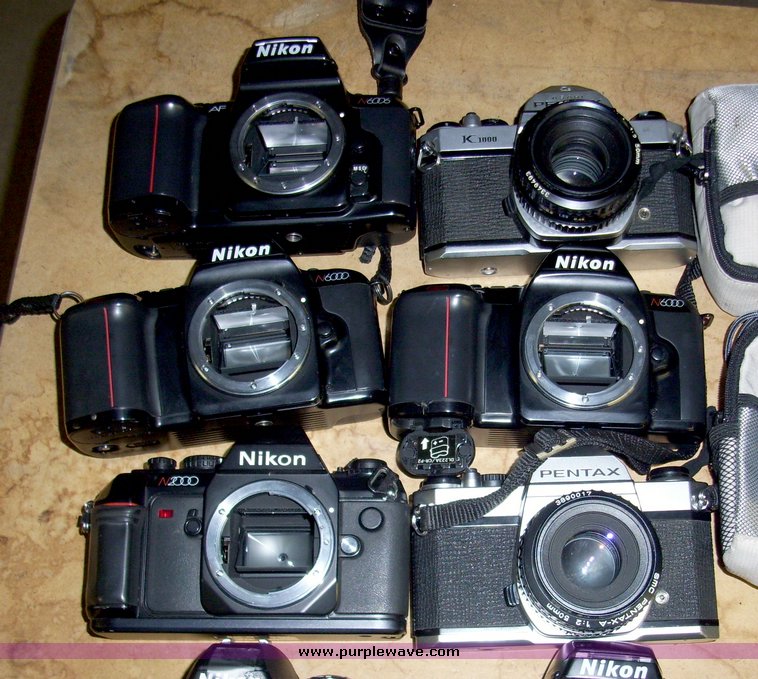 image for item 9045 (14) 35mm cameras