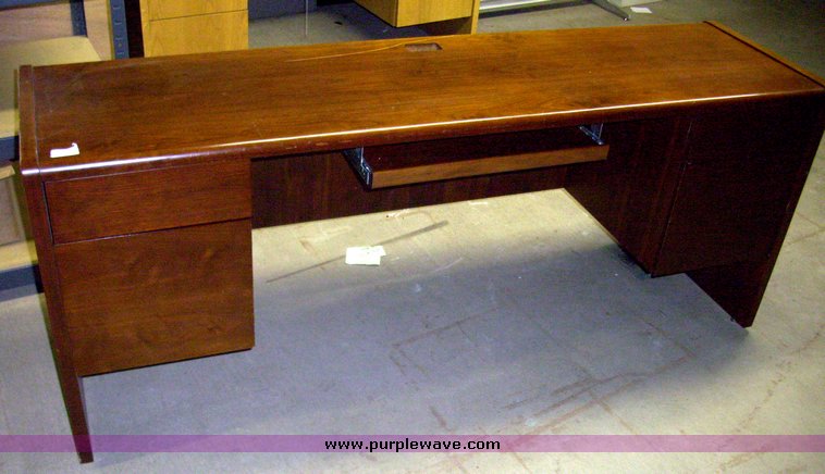 image for item 9048 Assorted office furniture