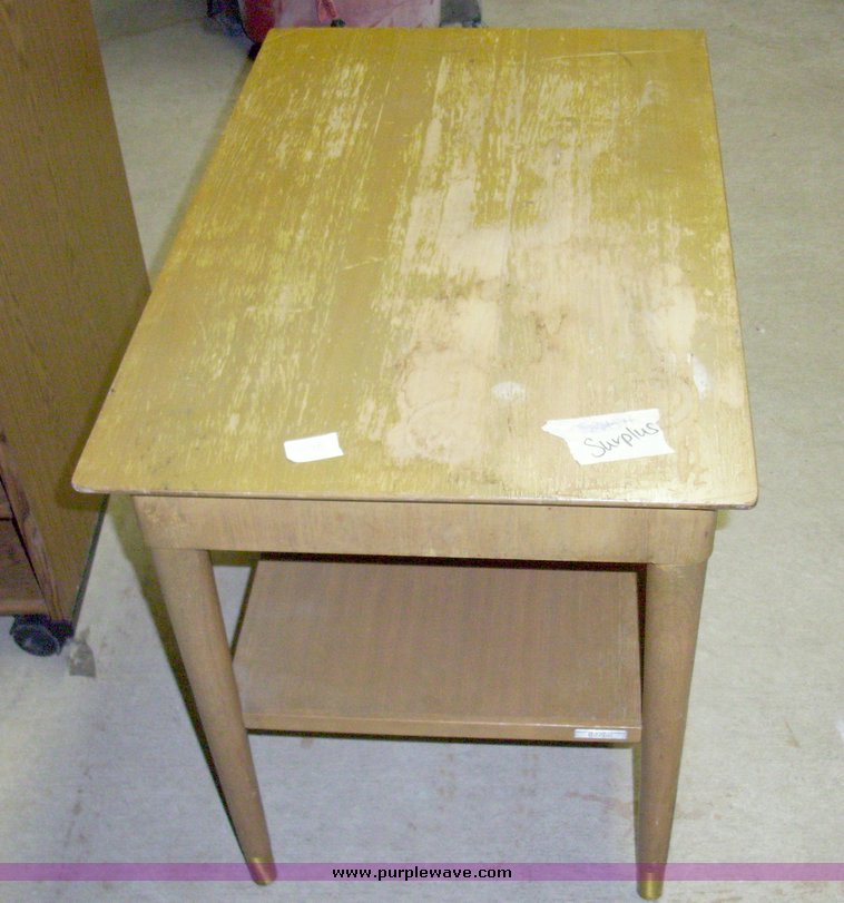 image for item 9048 Assorted office furniture