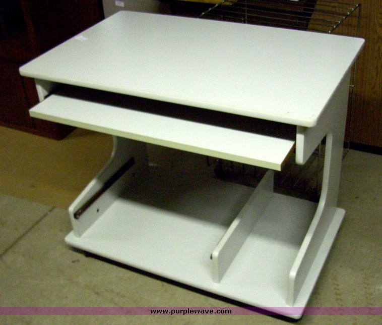 image for item 9048 Assorted office furniture