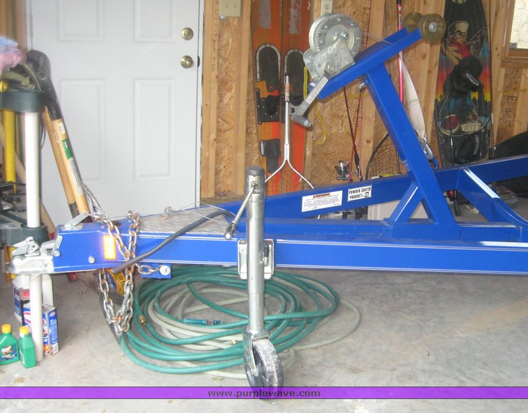 image for item 1001 2005 Monterey boat trailer