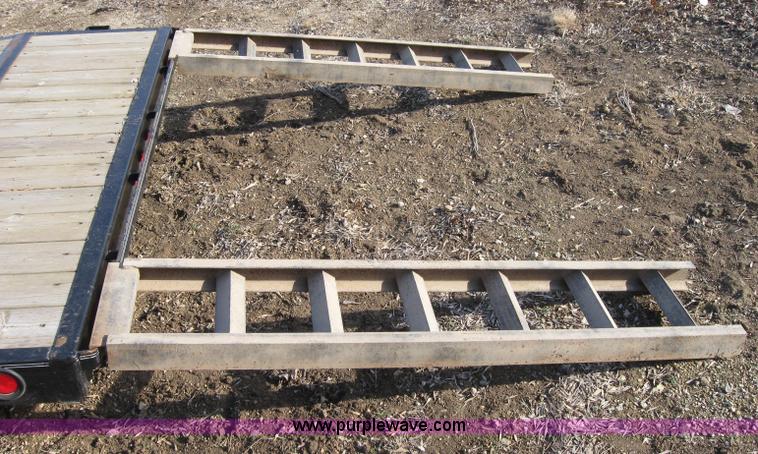 image for item 3161 2004 PJ car hauler trailer