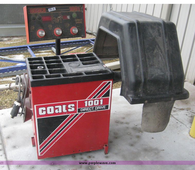 image for item 3864 Coats 1001 direct drive tire balancing machine