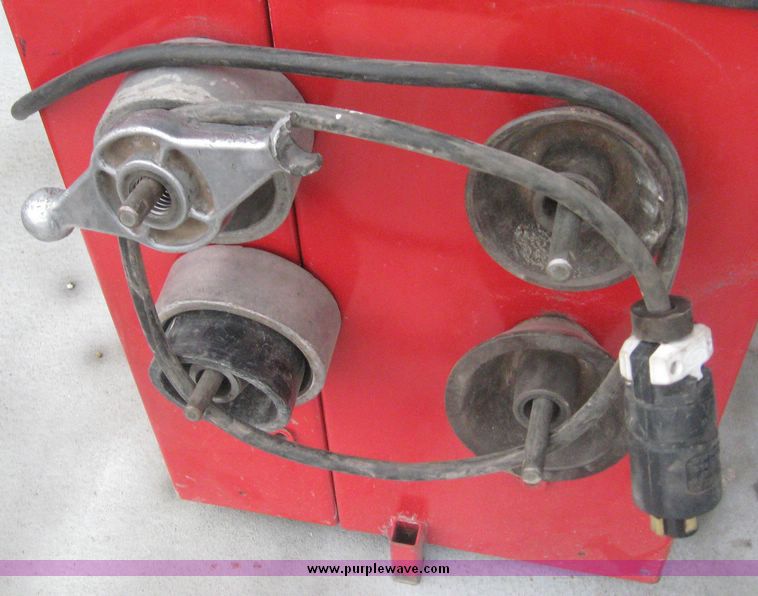 image for item 3864 Coats 1001 direct drive tire balancing machine