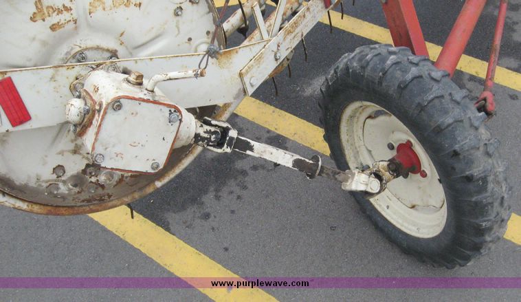 image for item 3866 International 35 single windrow hay rake
