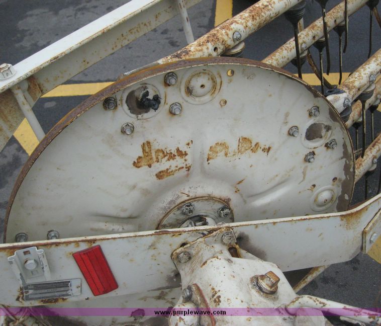 image for item 3866 International 35 single windrow hay rake