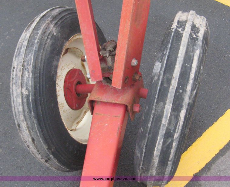 image for item 3866 International 35 single windrow hay rake