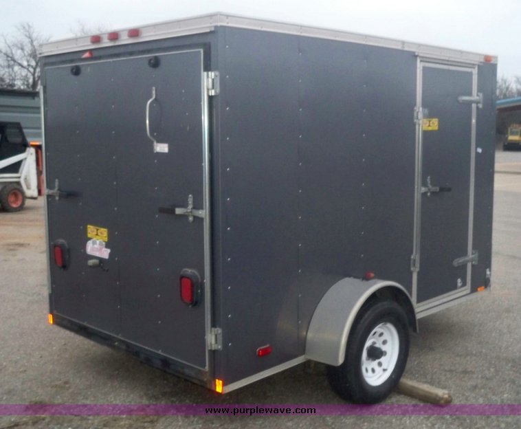 image for item 6009 2004 Cargo Mate 12' enclosed trailer