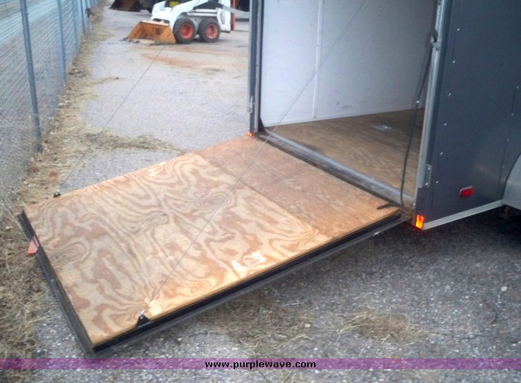 image for item 6009 2004 Cargo Mate 12' enclosed trailer