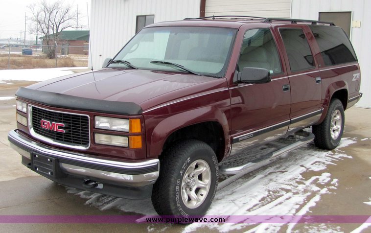 image for item 6019 1998 GMC Suburban K1500
