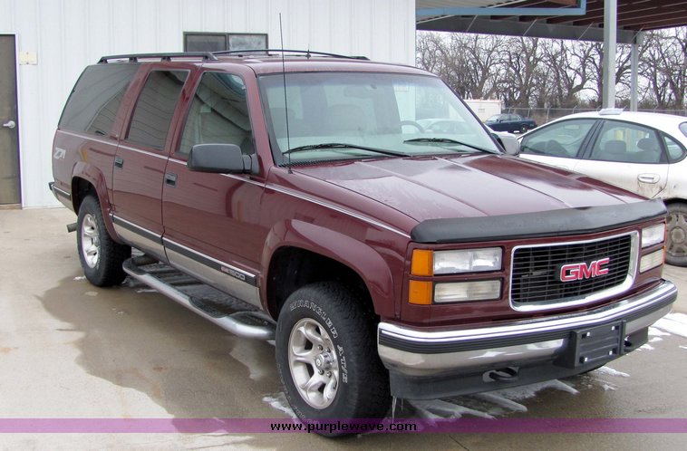 image for item 6019 1998 GMC Suburban K1500
