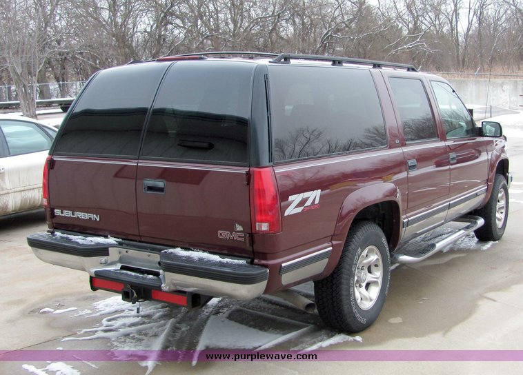 image for item 6019 1998 GMC Suburban K1500