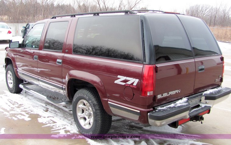 image for item 6019 1998 GMC Suburban K1500