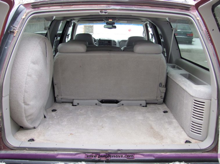 image for item 6019 1998 GMC Suburban K1500