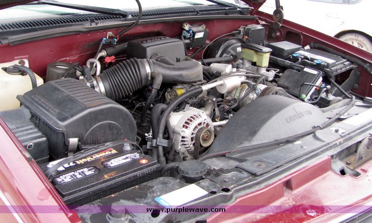 image for item 6019 1998 GMC Suburban K1500