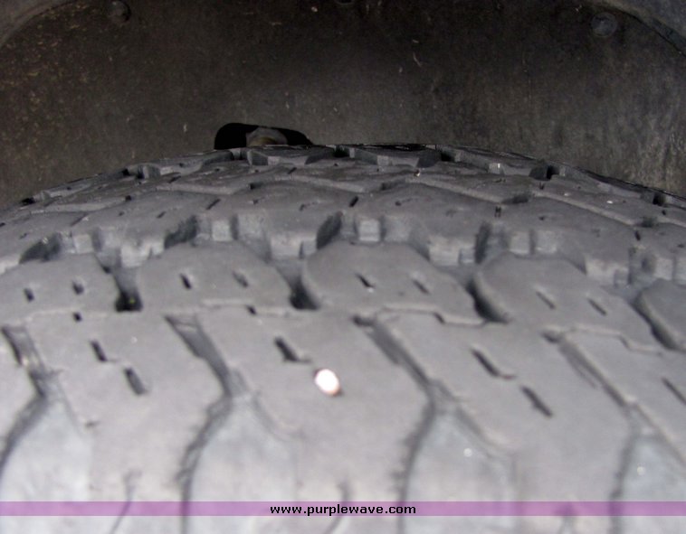 image for item 6019 1998 GMC Suburban K1500