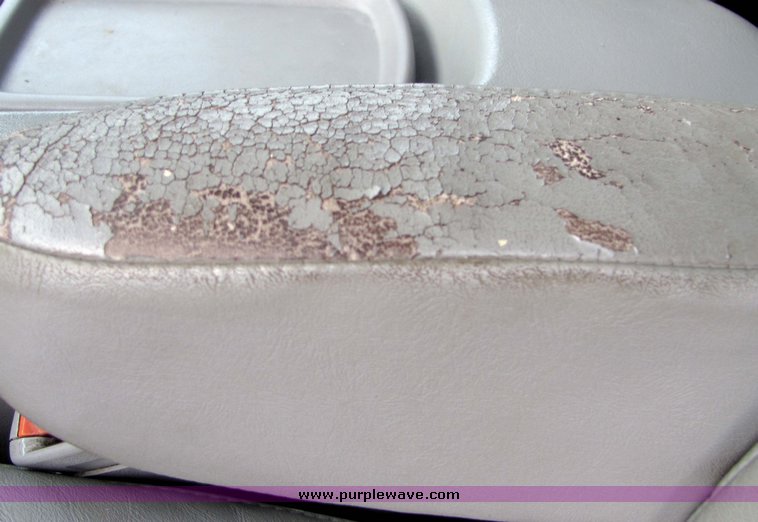 image for item 6019 1998 GMC Suburban K1500