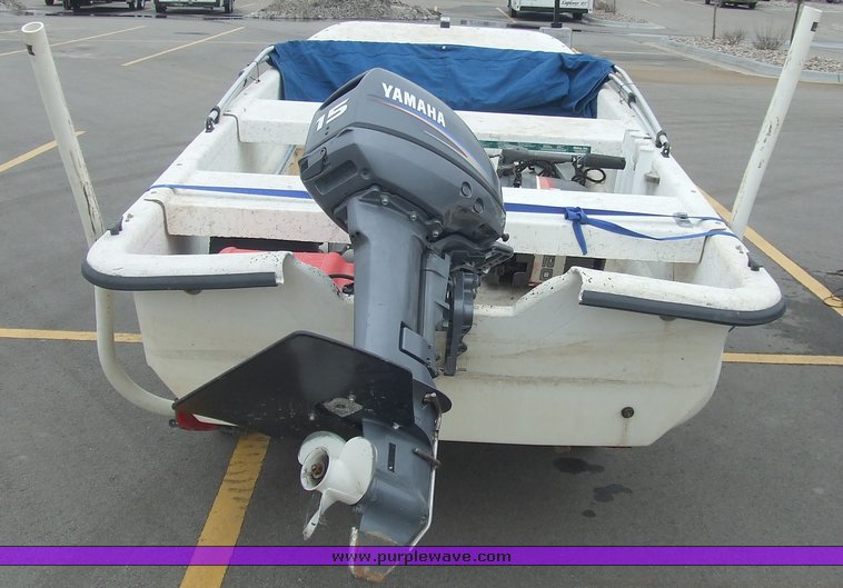 image for item 6626 1993 Carolina V bottom fiberglass boat with trailer