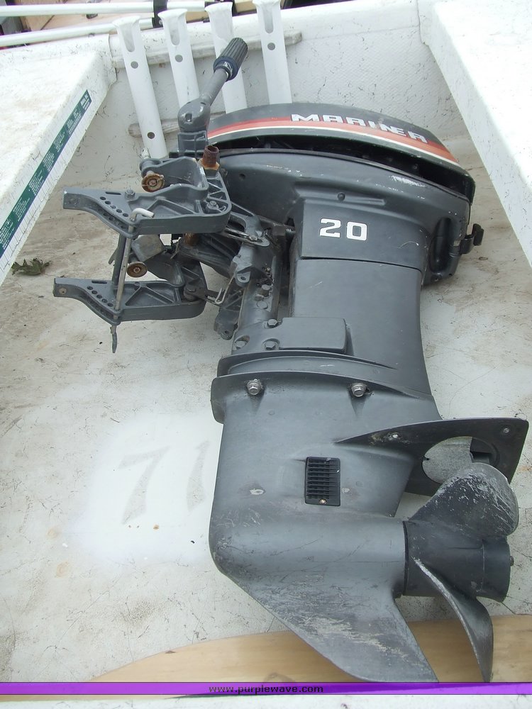 image for item 6626 1993 Carolina V bottom fiberglass boat with trailer