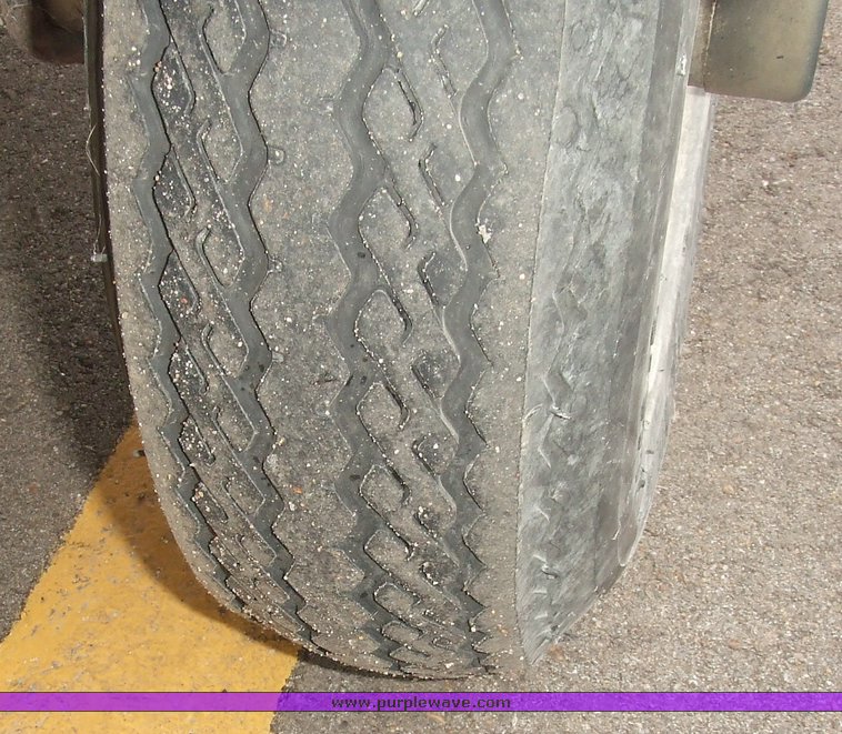 image for item 6626 1993 Carolina V bottom fiberglass boat with trailer