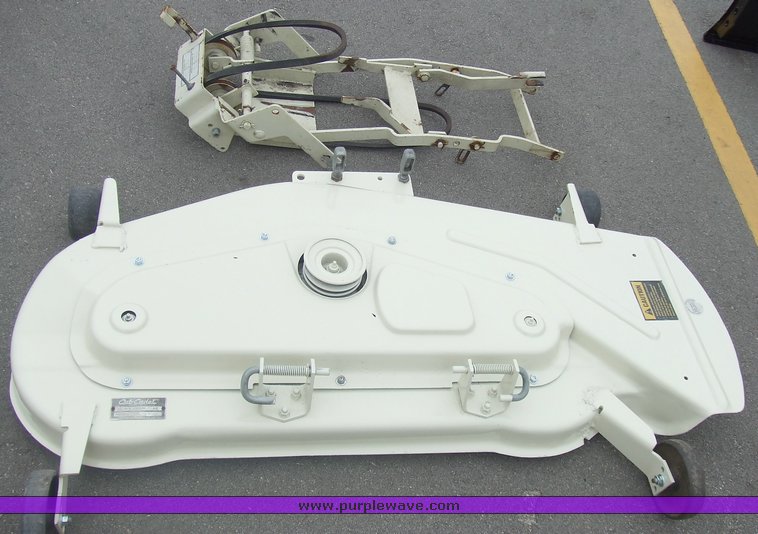 image for item 6627 Cub Cadet 1716 riding lawn mower