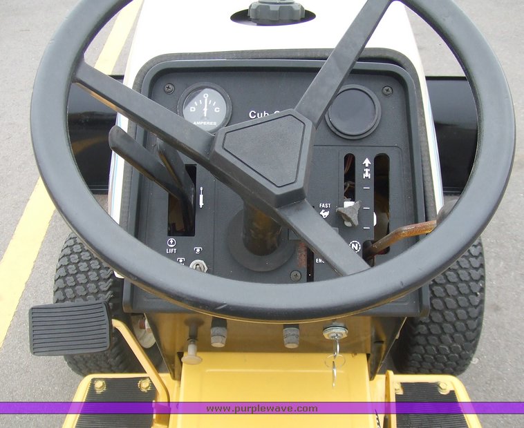 image for item 6627 Cub Cadet 1716 riding lawn mower