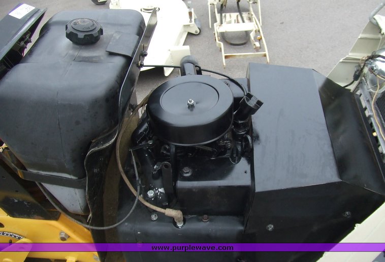 image for item 6627 Cub Cadet 1716 riding lawn mower