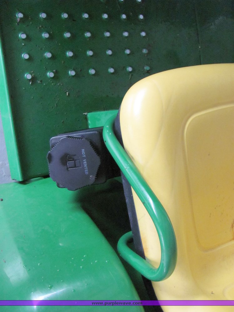 image for item 6691 John Deere Gator 6x4