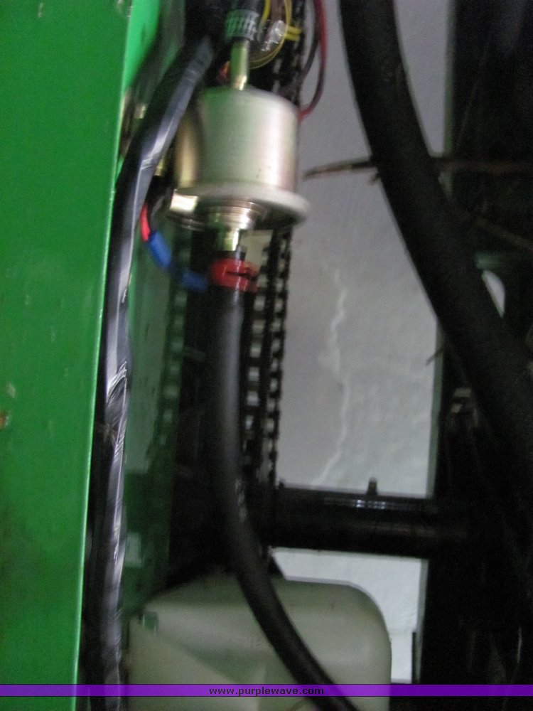 image for item 6691 John Deere Gator 6x4