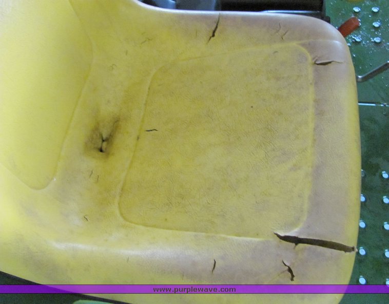 image for item 6691 John Deere Gator 6x4