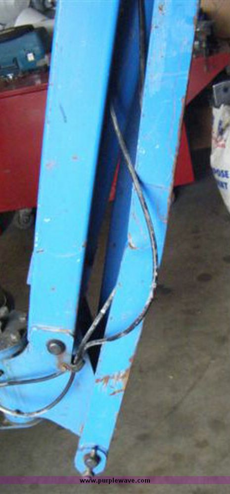 image for item 2400 1998 Genie Z30/20N articulating boom lift