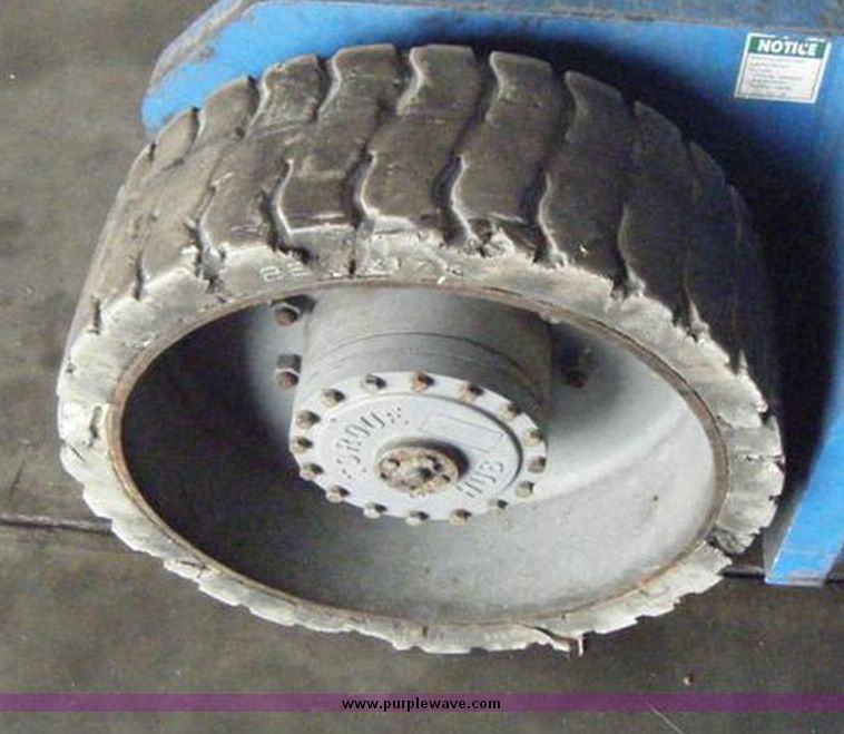 image for item 2400 1998 Genie Z30/20N articulating boom lift