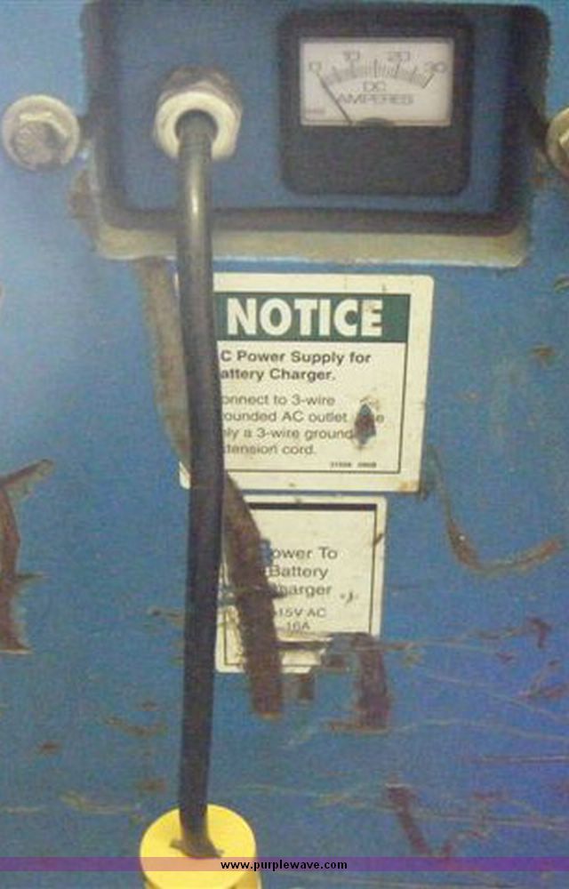 image for item 2400 1998 Genie Z30/20N articulating boom lift