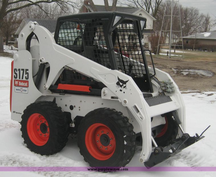 image for item 3879 2007 Bobcat S175 skid steer
